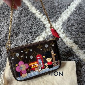 Louis Vuitton Mini Pochette London Christmas